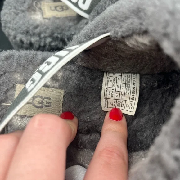 UGG Charcoal Fluffy Slides - Picture 6 of 11